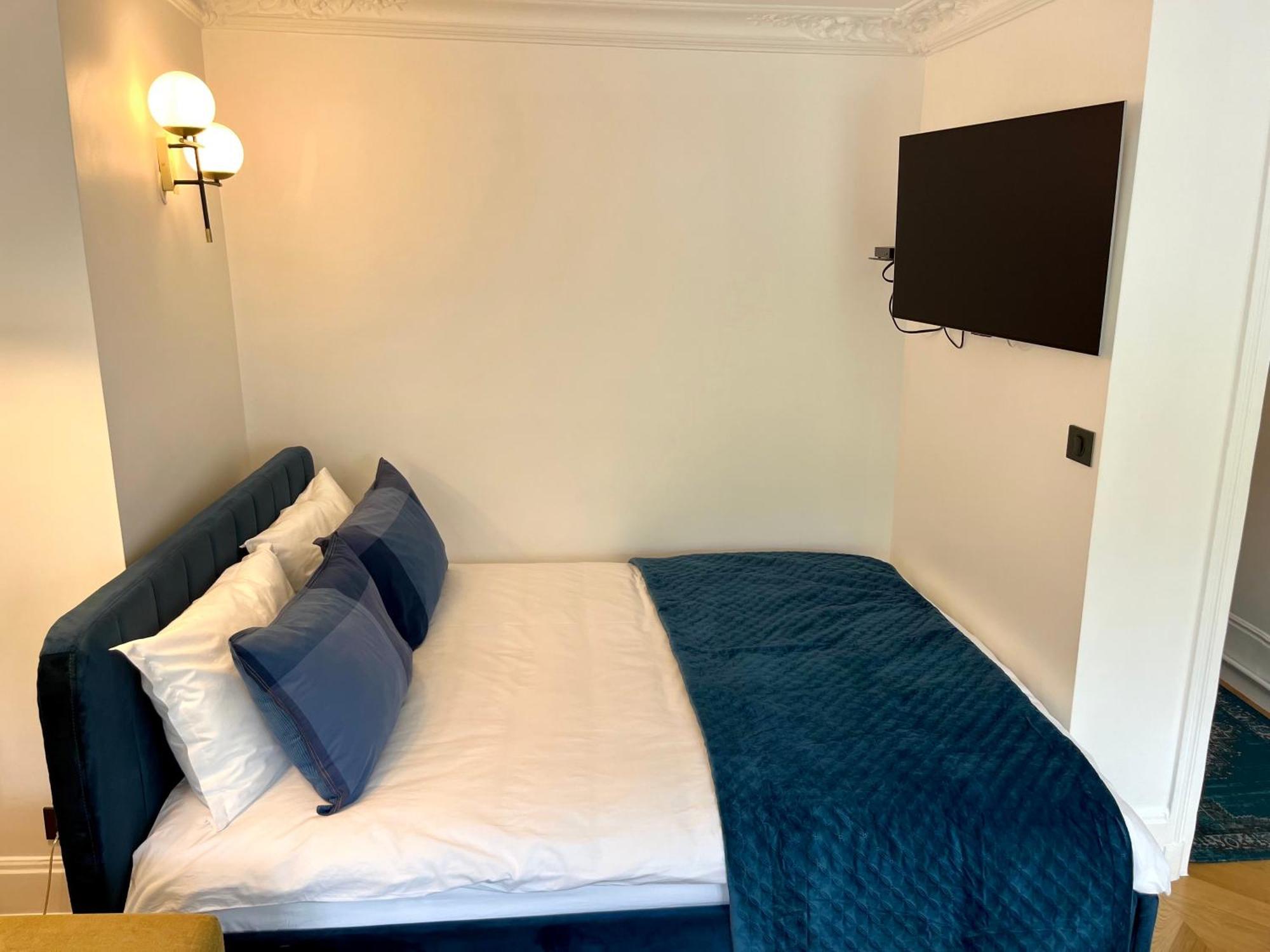 Studio Pres Des Champs-Elysees Paris Exterior foto